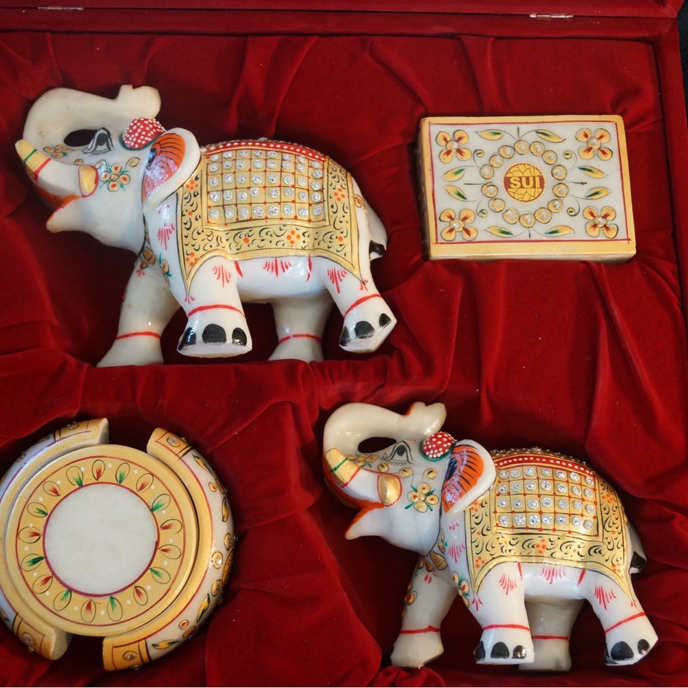 Decorative Elephant Figurine Set in original case